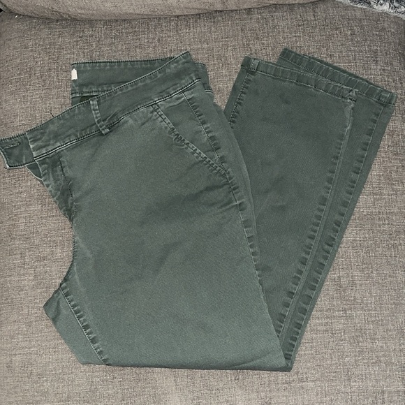 EUC LOFT Women’s Chino Pants in size 14 - white, charcoal grey, red, and green - Picture 9 of 12